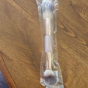 Dual-Ended Makeup Brush with Rose Gold Handle